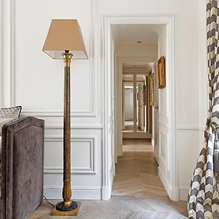 Отель Relais Christine 5*