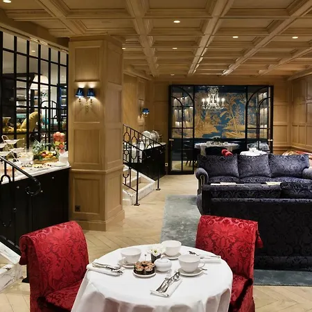 Hotel Relais Christine Paris