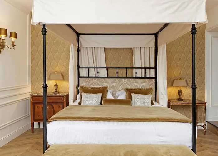 מלון Relais Christine 5*