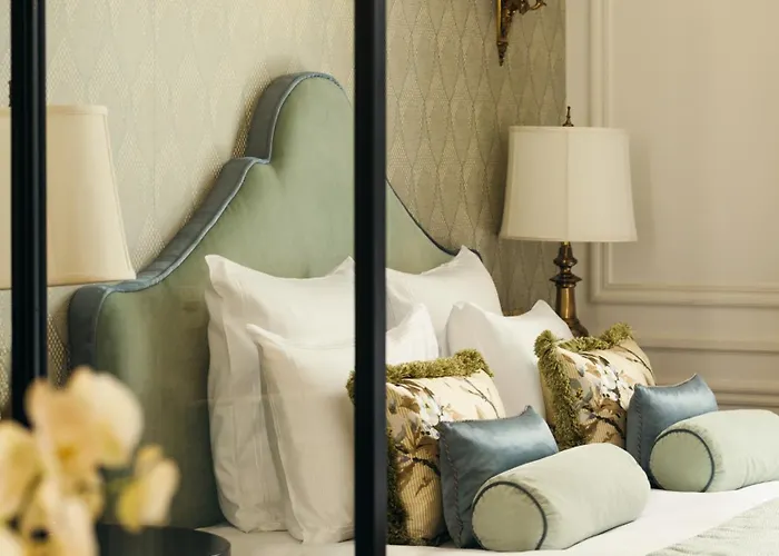 מלון Relais Christine 5*