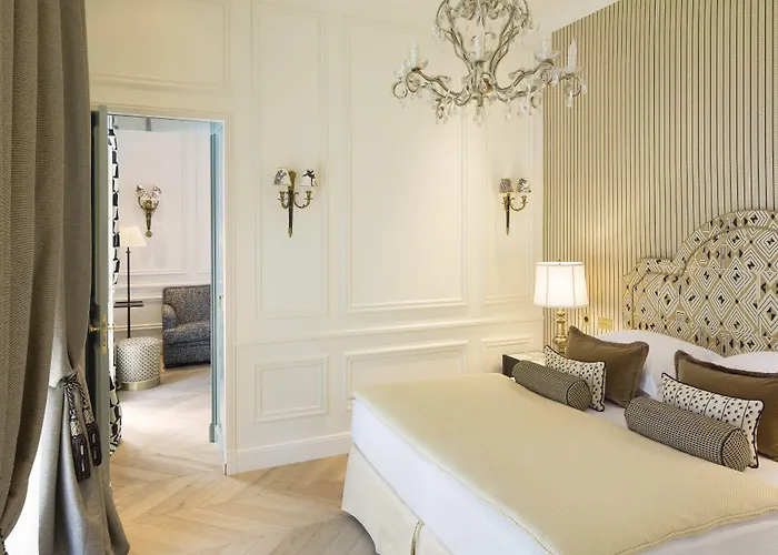 מלון Relais Christine 5*