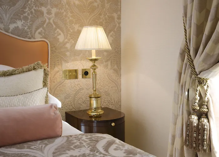 Hotel Relais Christine Paris
