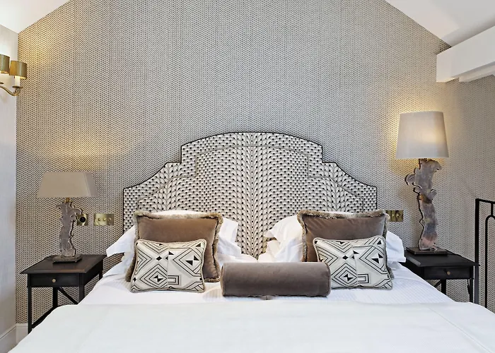 מלון Relais Christine 5*
