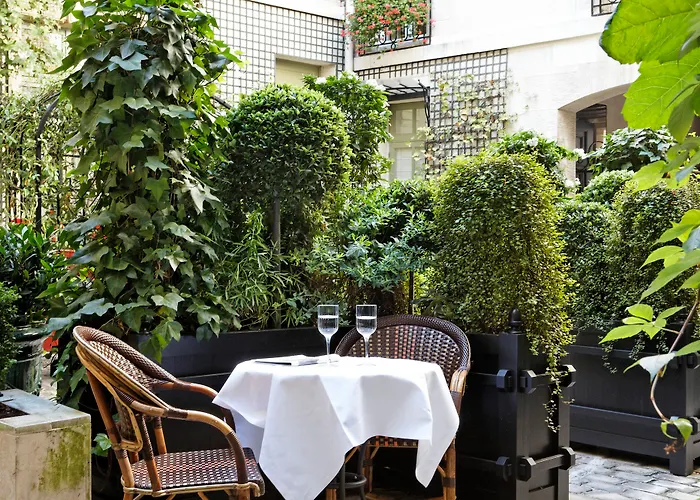 מלון Relais Christine 5*