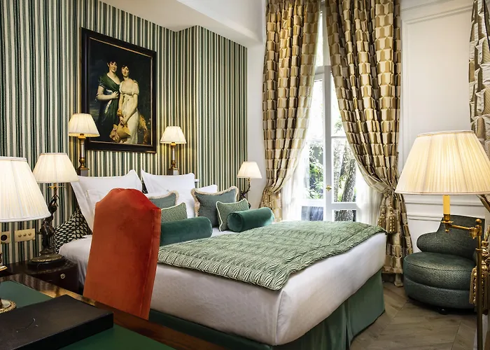 Hotel Relais Christine Paris